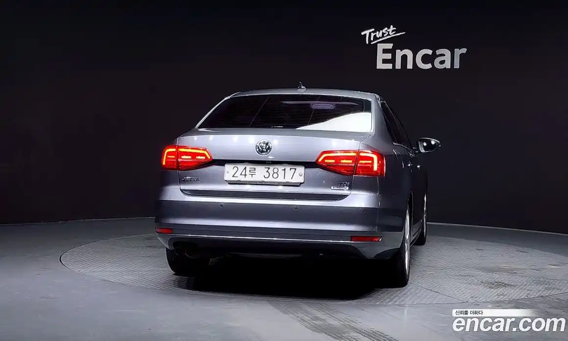 Volkswagen Jetta 2015 2.0 Автомат в Москве № 215325, фото 7