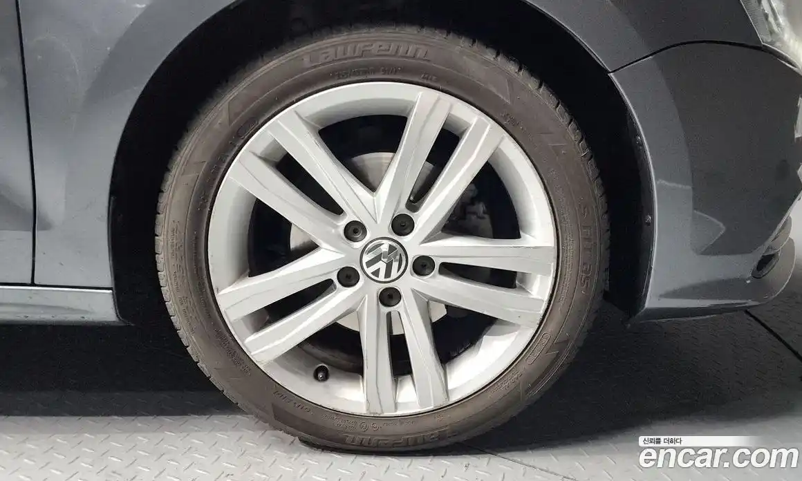 Volkswagen Jetta 2015 2.0 Автомат в Москве № 215325, фото 8