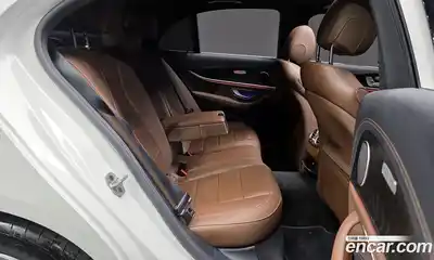 Mercedes-Benz E-Class 2023 2.0 Автомат в Москве № 219448, миниатюра 2