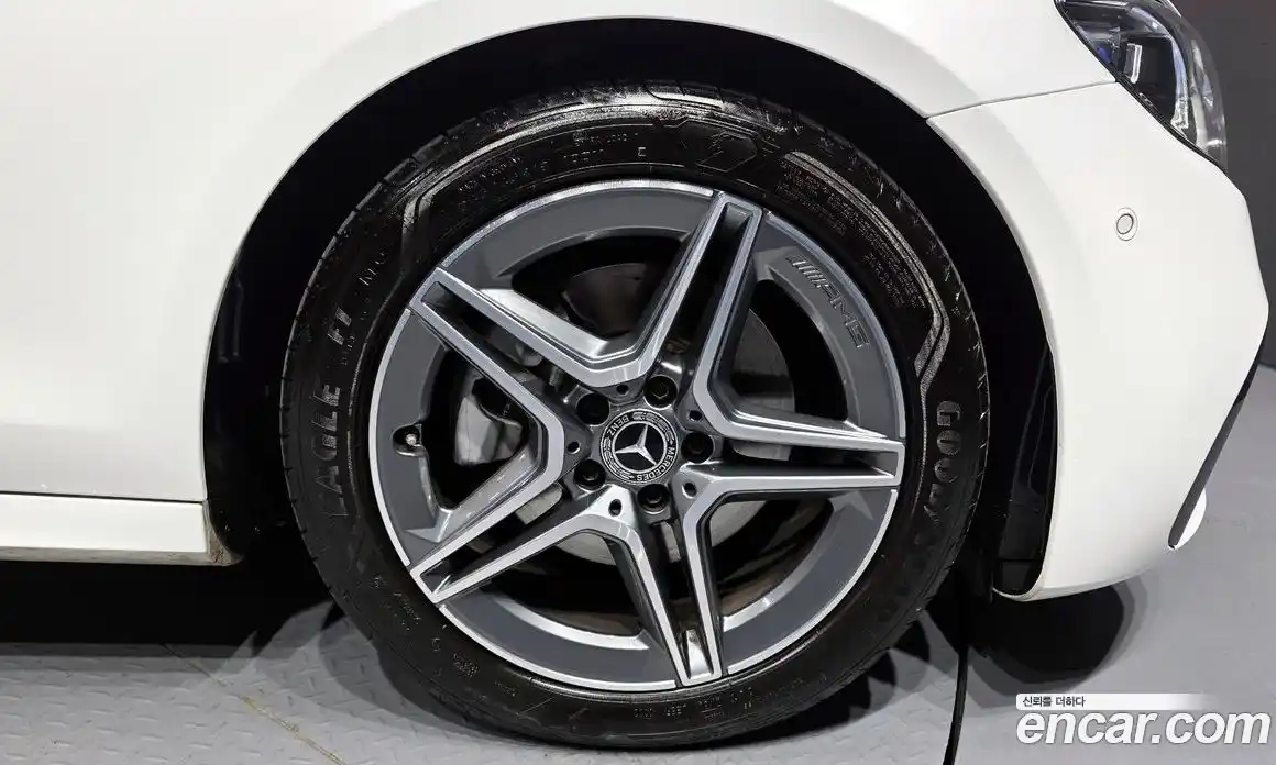 Mercedes-Benz E-Class 2023 2.0 Автомат в Москве № 219448, фото 9