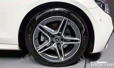 Mercedes-Benz E-Class 2023 2.0 Автомат в Москве № 219448, миниатюра 9