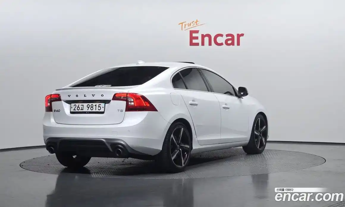 Volvo S60 2015 2.0 Автомат в Москве № 230648, фото 10