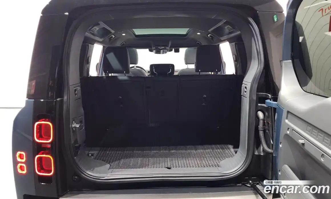 Land Rover Defender 2023 2.0 Автомат в Москве № 231208, фото 13