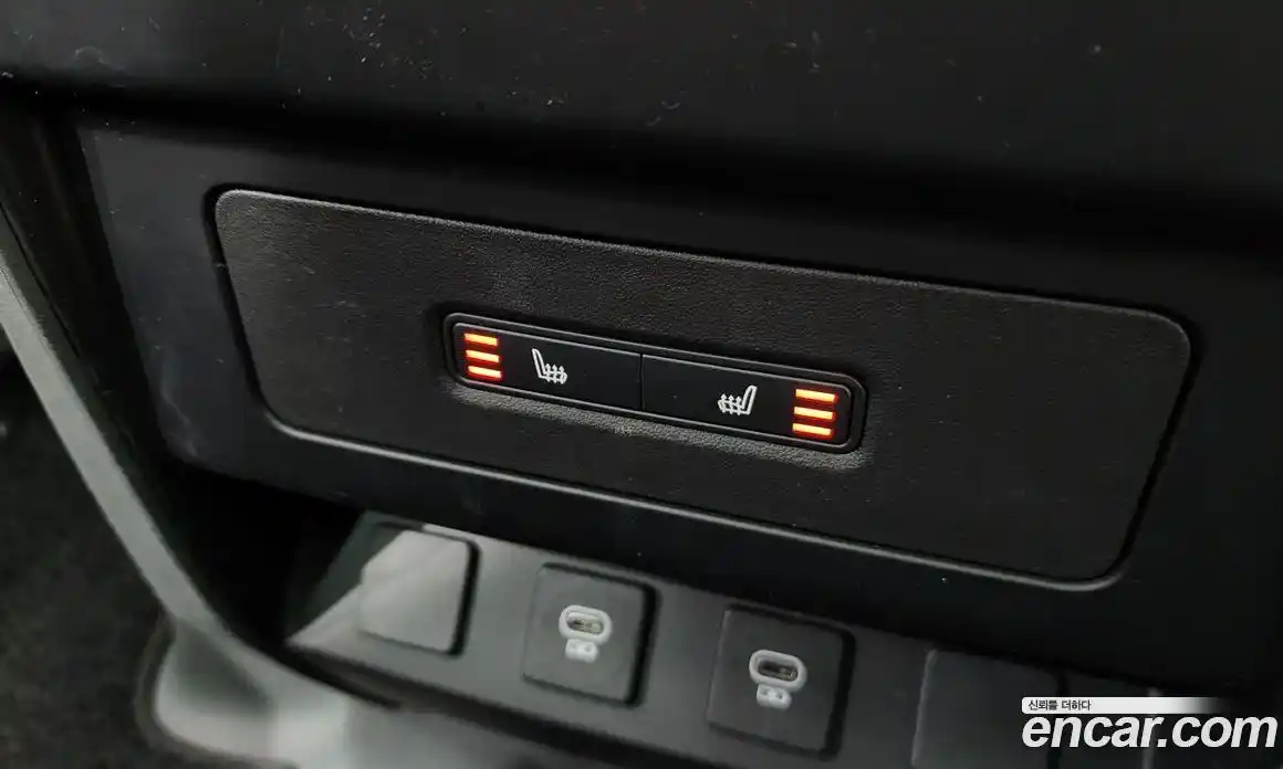 Land Rover Defender 2023 2.0 Автомат в Москве № 231208, фото 18