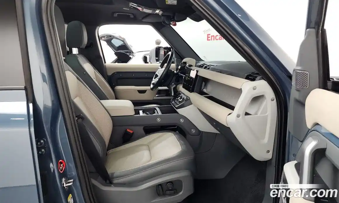 Land Rover Defender 2023 2.0 Автомат в Москве № 231208, фото 3