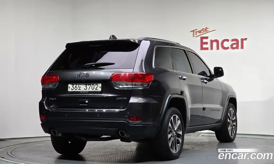 Jeep Cherokee 2018 3.6 Автомат в Москве № 232609, фото 14