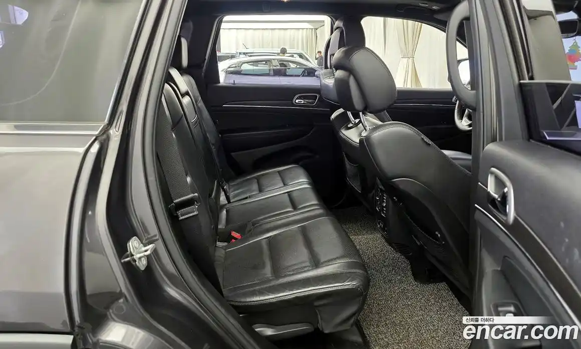 Jeep Cherokee 2018 3.6 Автомат в Москве № 232609, фото 15