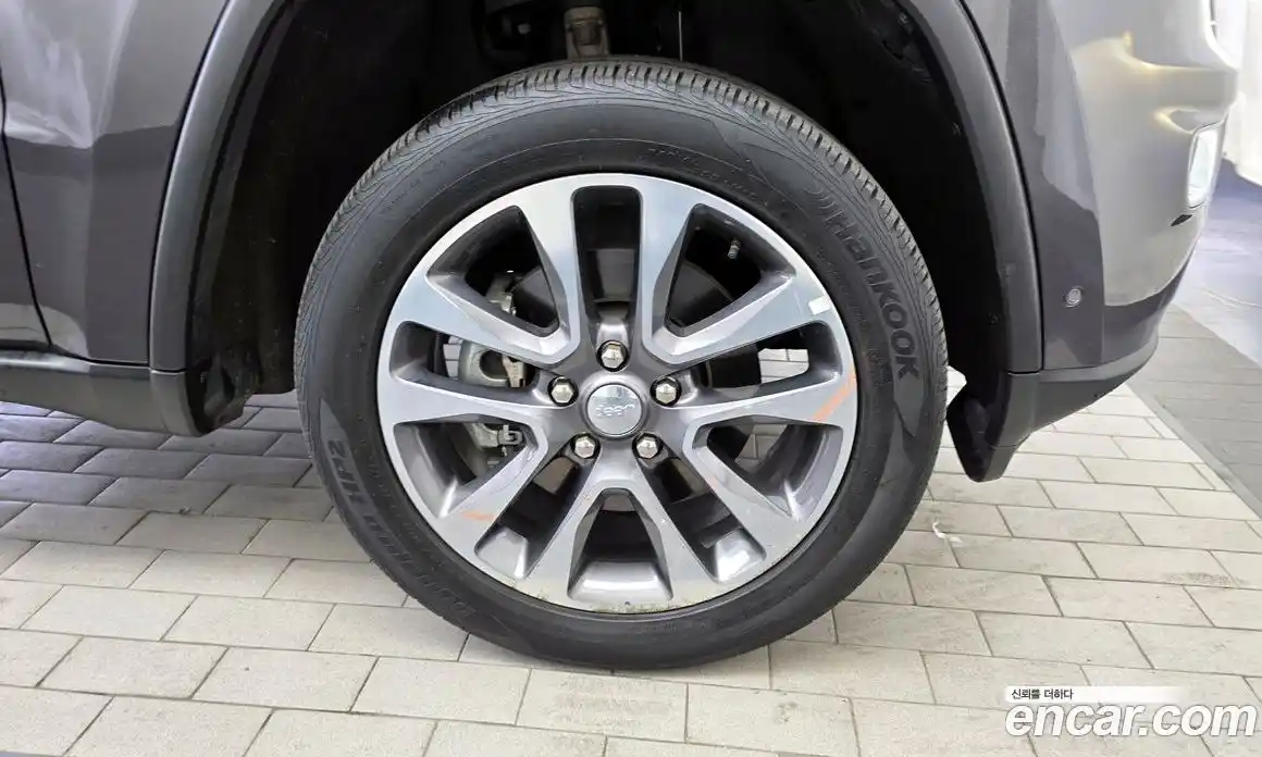 Jeep Cherokee 2018 3.6 Автомат в Москве № 232609, фото 5