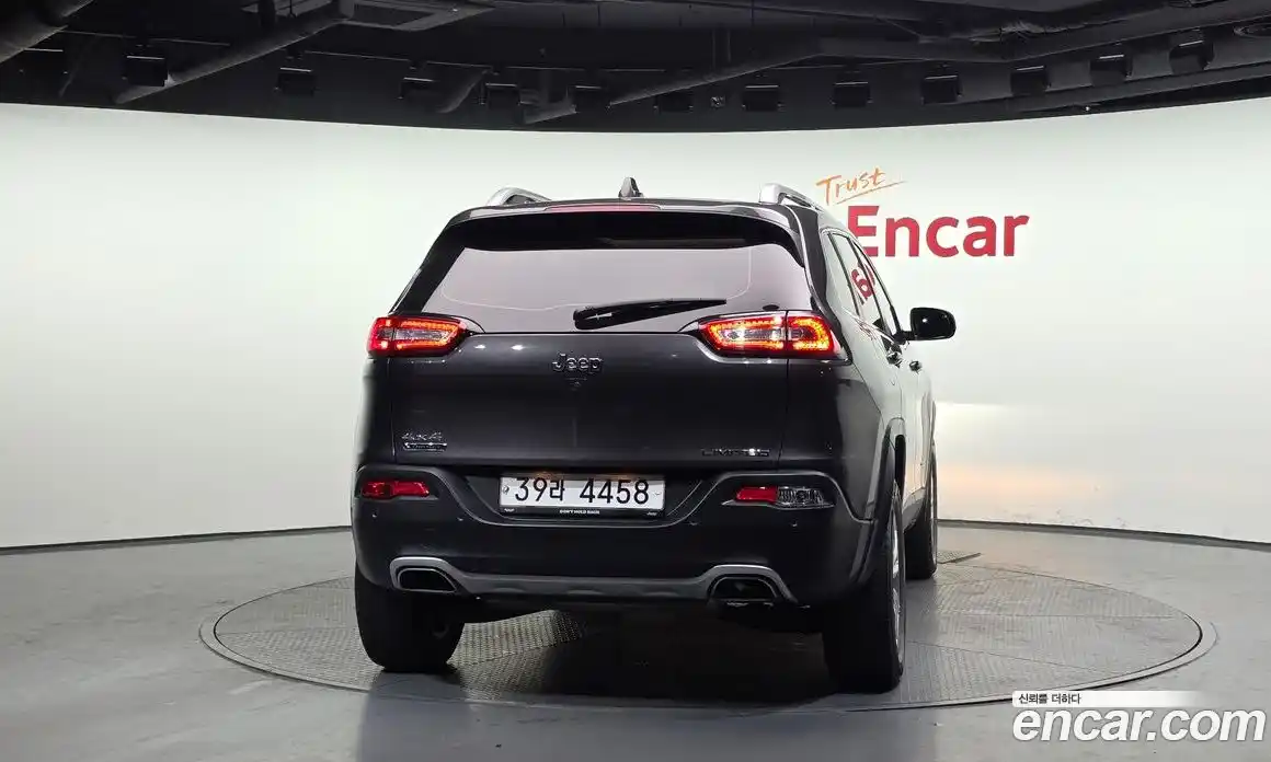 Jeep Cherokee 2017 2.2 Автомат в Москве № 232705, фото 15