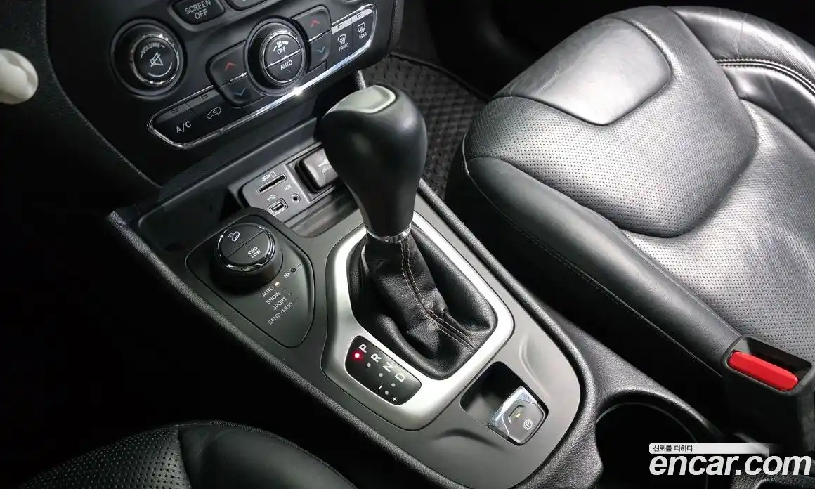 Jeep Cherokee 2017 2.2 Автомат в Москве № 232705, фото 16