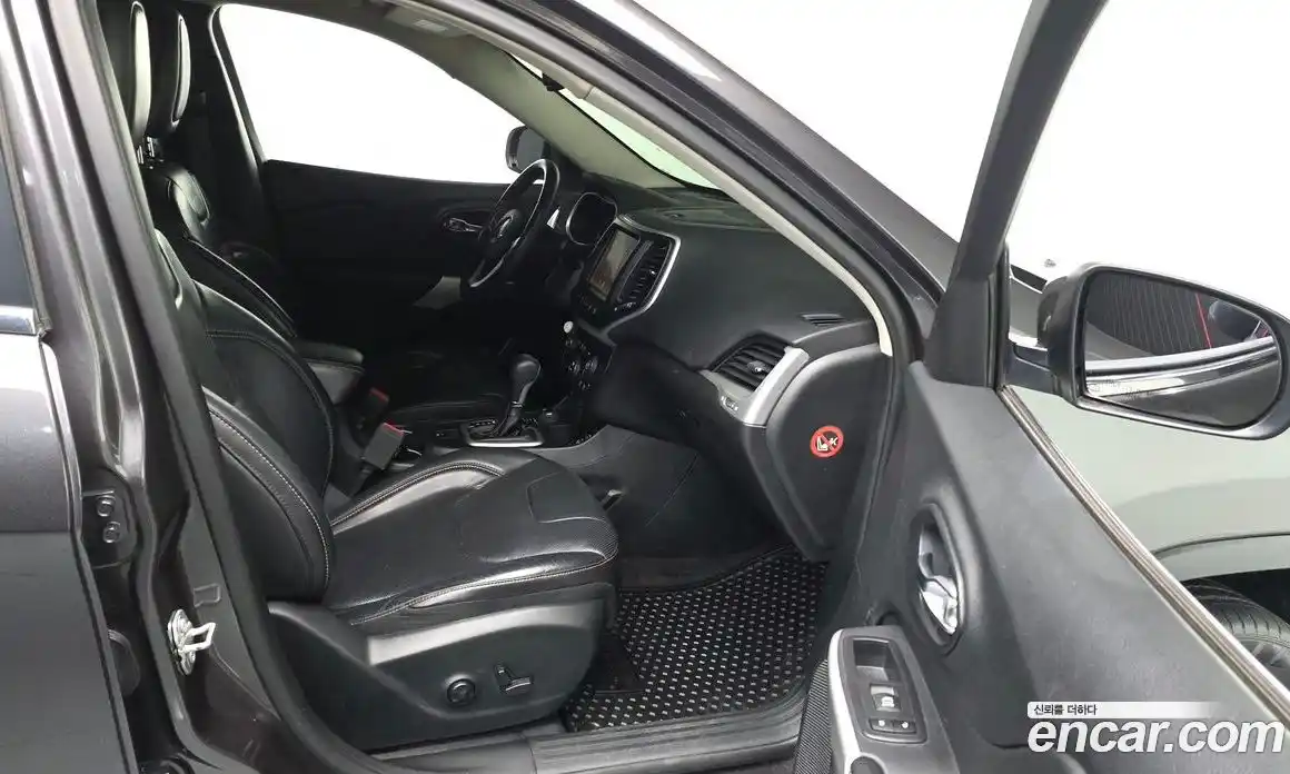 Jeep Cherokee 2017 2.2 Автомат в Москве № 232705, фото 4