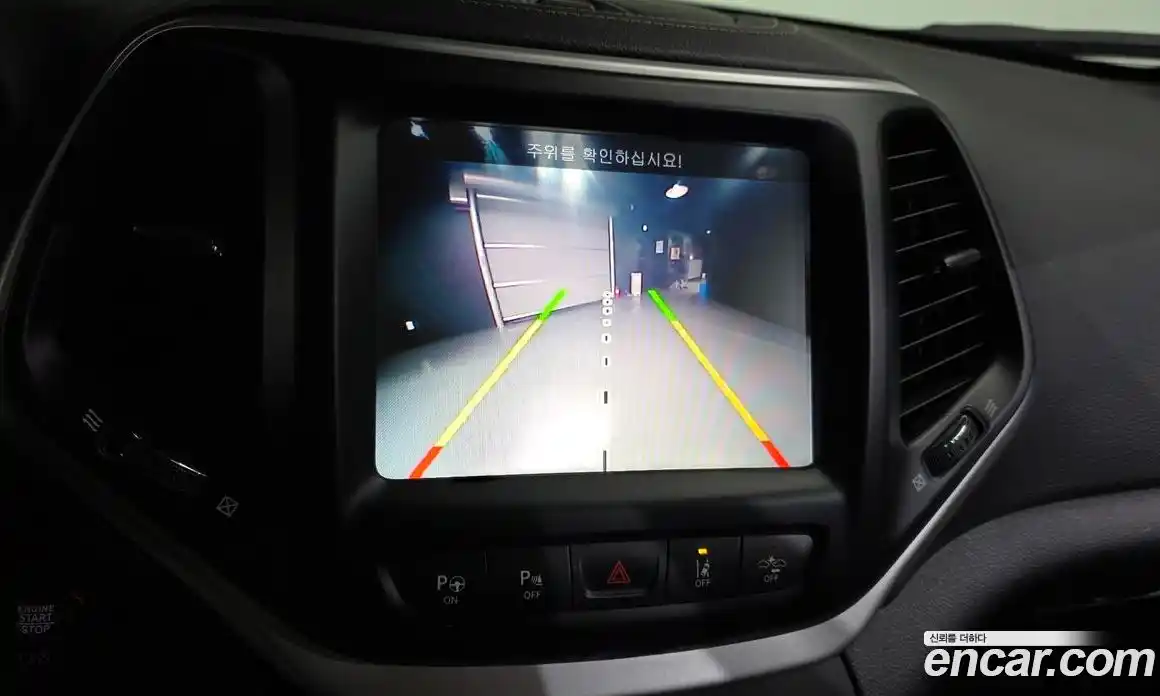 Jeep Cherokee 2017 2.2 Автомат в Москве № 232705, фото 10