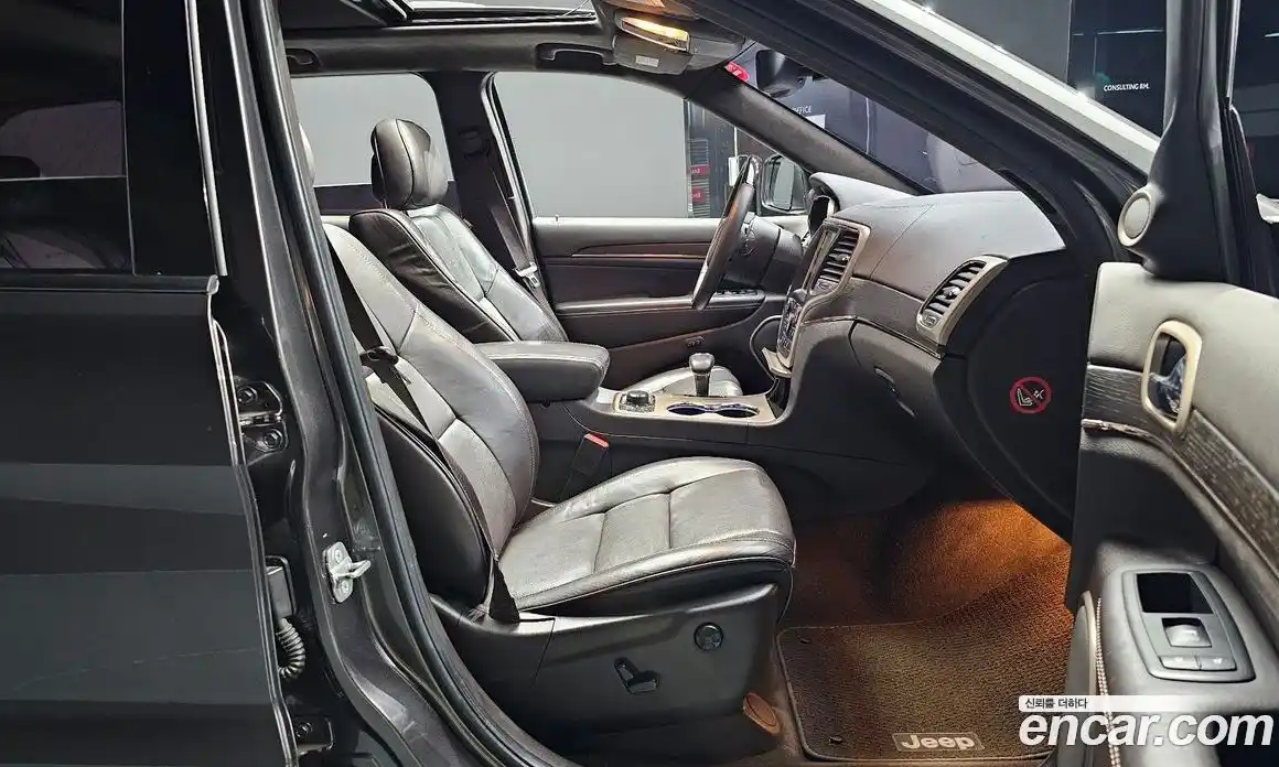 Jeep Cherokee 2014 3.0 Автомат в Москве № 232763, фото 15