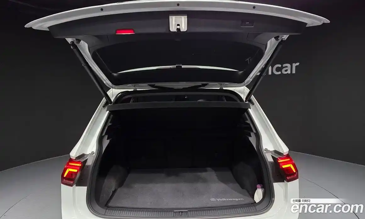 Volkswagen Tiguan 2022 2.0 Автомат в Москве № 254549, фото 13