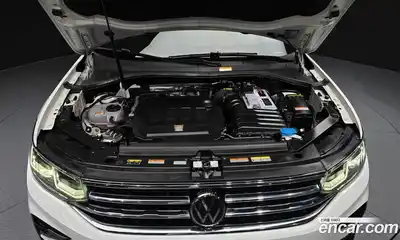 Volkswagen Tiguan 2022 2.0 Автомат в Москве № 254549, миниатюра 2