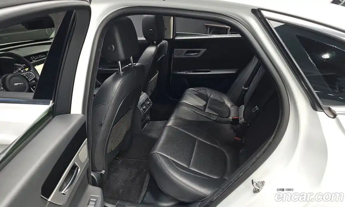 Jaguar XF 2016 2.0 Автомат в Москве № 256056, фото 14