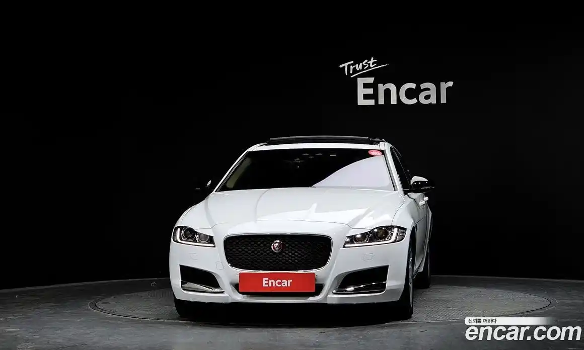 Jaguar XF 2016 2.0 Автомат в Москве № 256056, фото 17