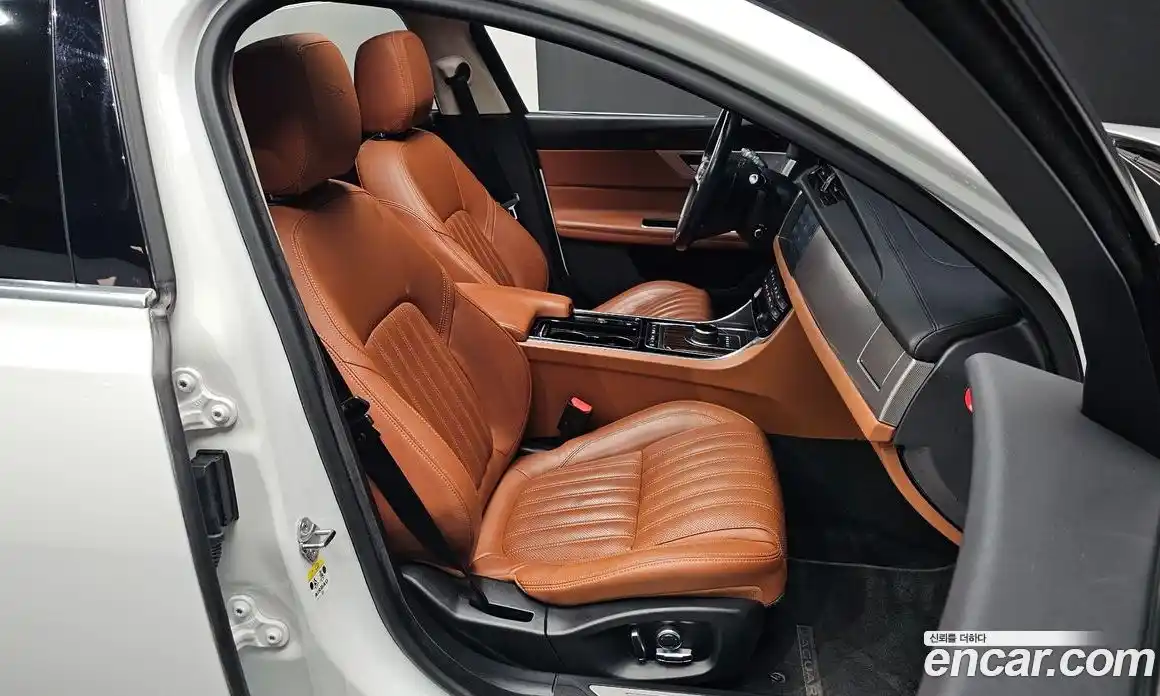 Jaguar XF 2020 2.0 Автомат в Москве № 256066, фото 6