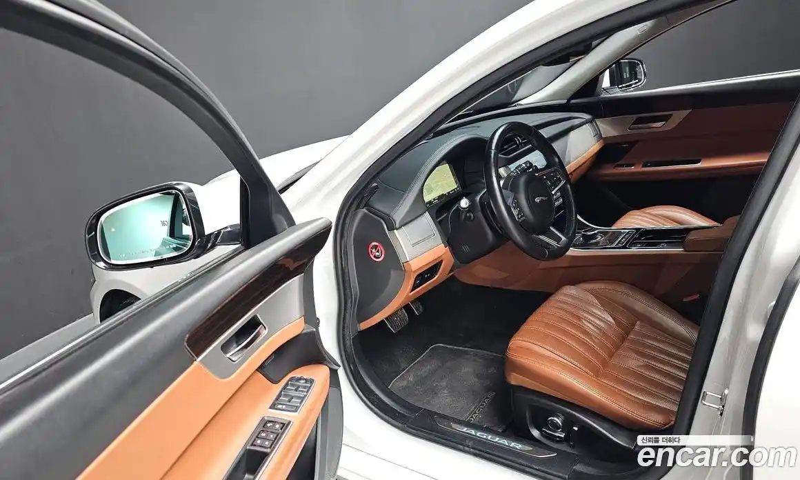 Jaguar XF 2020 2.0 Автомат в Москве № 256066, фото 10