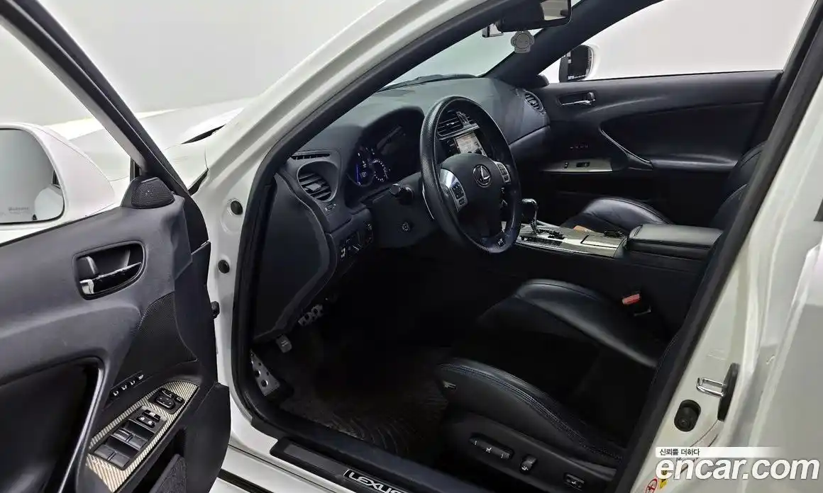 Lexus IS 2011 5.0 Автомат в Москве № 300720, фото 3
