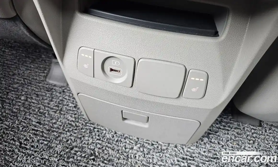 Kia Canival 2020 2.2 Автомат в Москве № 322132, фото 7