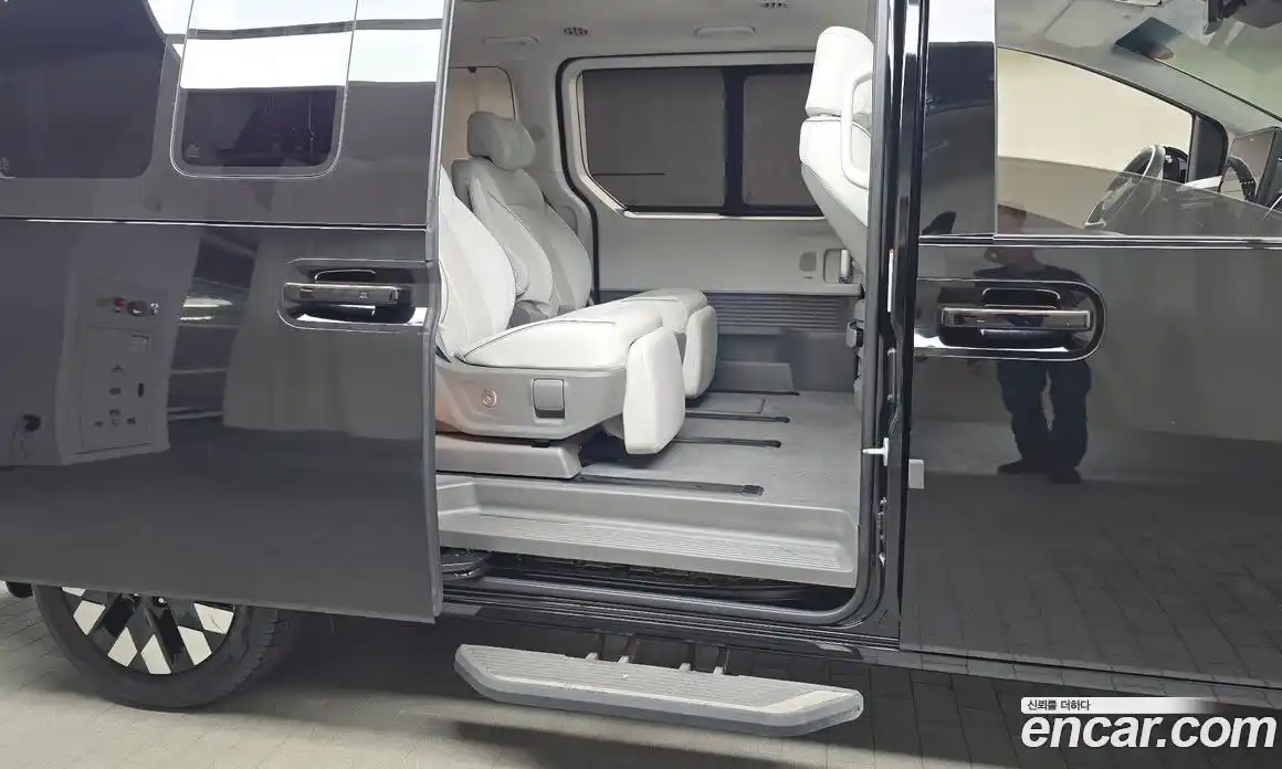 Hyundai Staria 2025 1.6 Автомат в Москве № 330171, фото 9