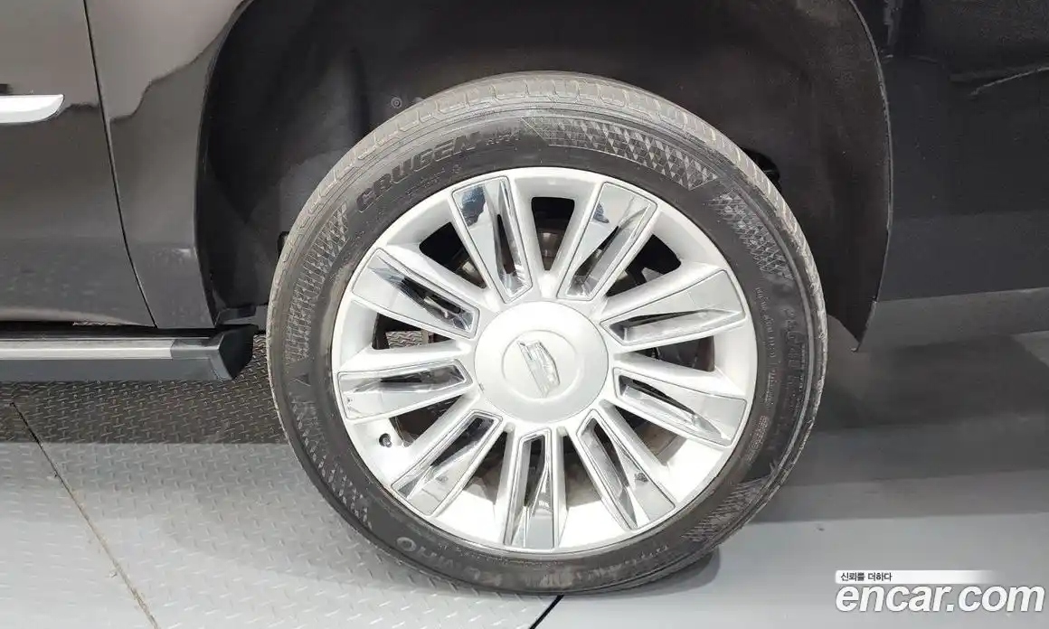 Cadillac Escalade 2018 6.2 Автомат в Москве № 337082, фото 12