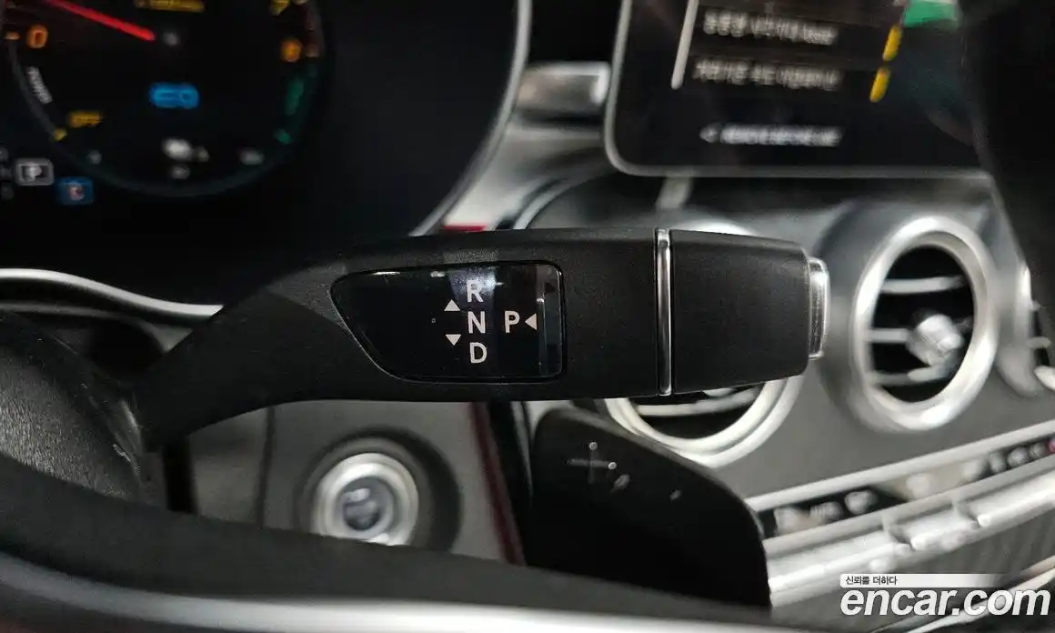 Mercedes-Benz GLC-Class 2023 2.0 Автомат в Москве № 338179, фото 1