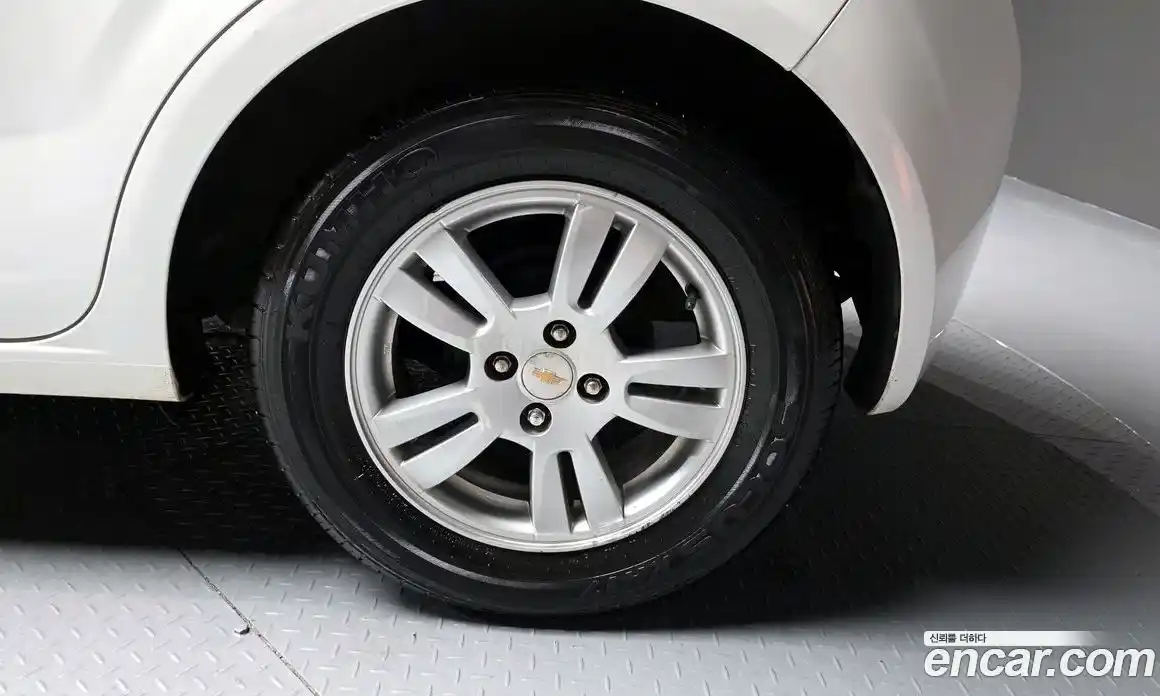 Chevrolet Aveo 2014 1.6 Автомат в Москве № 39883, фото 12