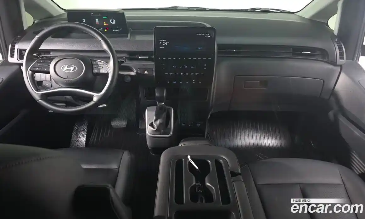 Hyundai Staria 2025 3.5 Автомат в Москве № 49871, фото 1