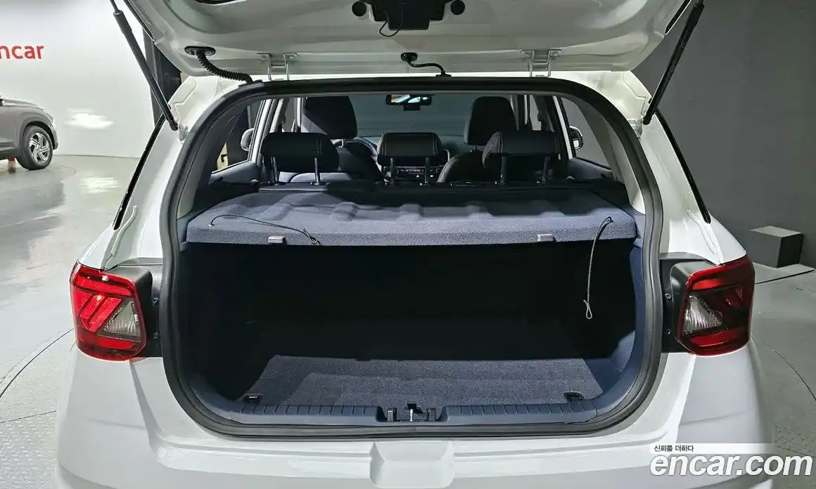 Hyundai Venue 2021 1.6 Автомат в Москве № 5130, фото 4