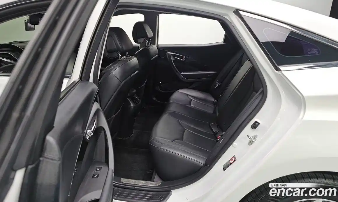 Hyundai Grandeur 2016 2.4 Автомат в Москве № 87717, фото 17