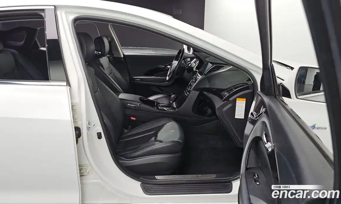 Hyundai Grandeur 2016 2.4 Автомат в Москве № 87717, фото 6