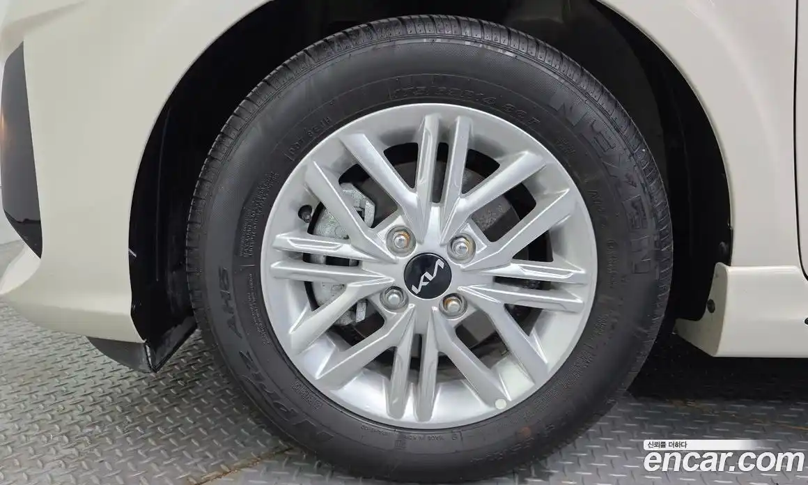 Kia Morning 2023 1.0 Автомат в Москве № 94813, фото 14