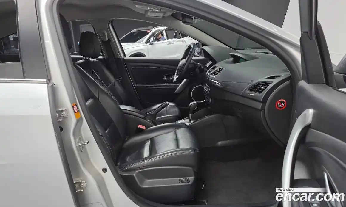 Renault SM3 2011 1.6 Автомат в Москве № 106178, фото 20