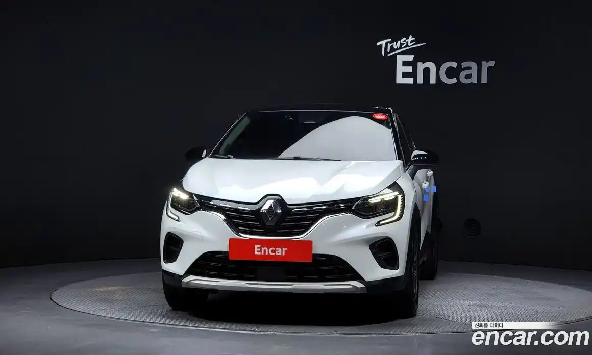 Renault Captur 2021 1.3 Автомат в Москве № 106215, фото 1