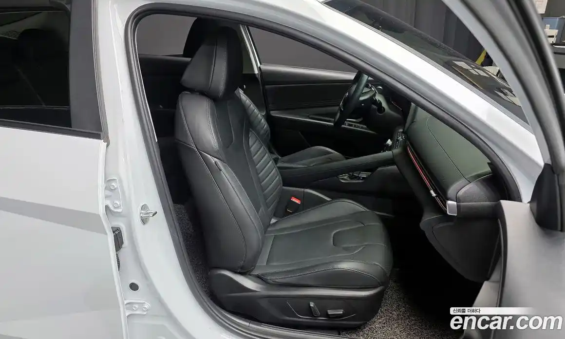 Hyundai Avante 2023 1.6 Автомат в Москве № 108694, фото 12