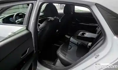 Hyundai Avante 2023 1.6 Автомат в Москве № 108694, миниатюра 5