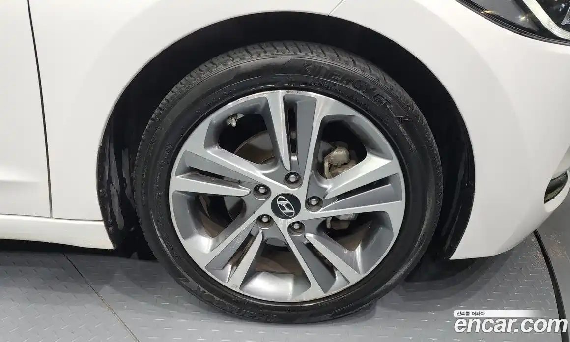 Hyundai Avante 2016 1.6 Автомат в Москве № 109835, фото 18