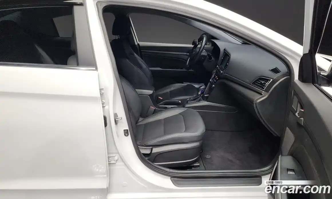 Hyundai Avante 2016 1.6 Автомат в Москве № 109835, фото 19