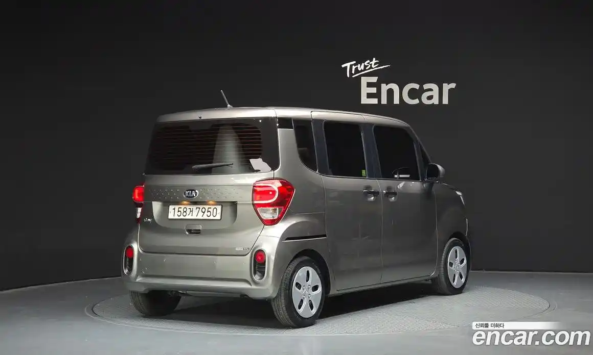 Kia Ray 2021 1.0 Автомат в Москве № 128766, фото 10