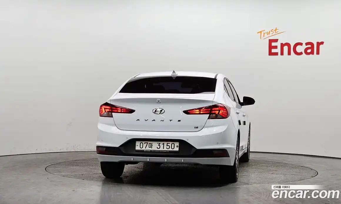 Hyundai Avante 2019 1.6 Автомат в Москве № 130454, фото 1