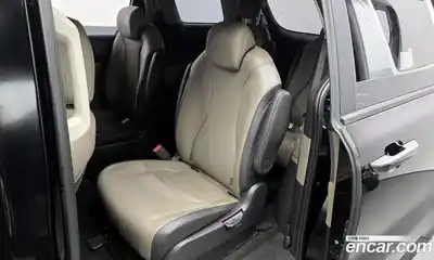 Kia Canival 2024 2.2 Автомат в Москве № 132052, миниатюра 11