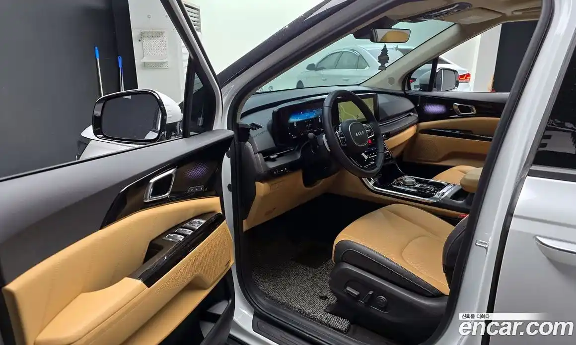 Kia Canival 2023 2.2 Автомат в Москве № 132999, фото 3