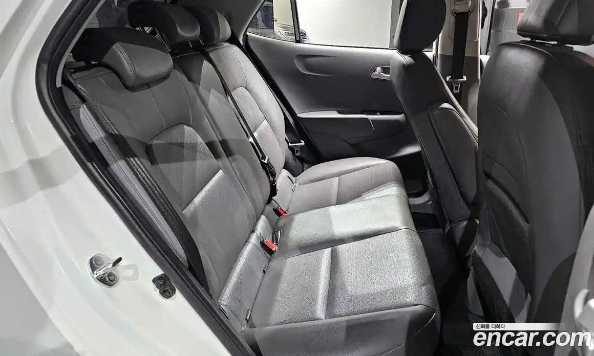 Kia Morning 2021 1.0 Автомат в Москве № 134003, фото 18