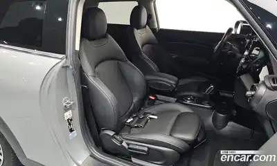 Mini Cooper 2022 2.0 Автомат в Москве № 136690, миниатюра 10