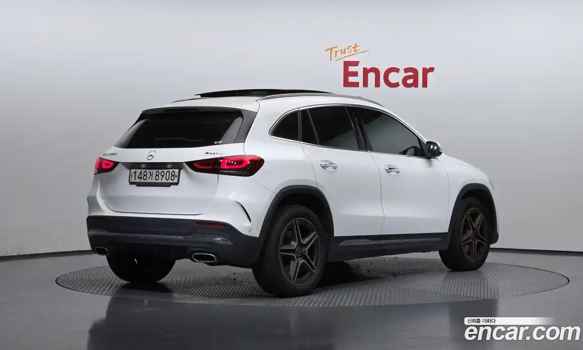 Mercedes-Benz GLA-Class 2022 2.0 Автомат в Москве № 143173, фото 1