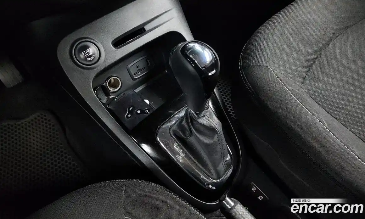 Renault QM3 2015 1.5 Автомат в Москве № 147687, фото 12