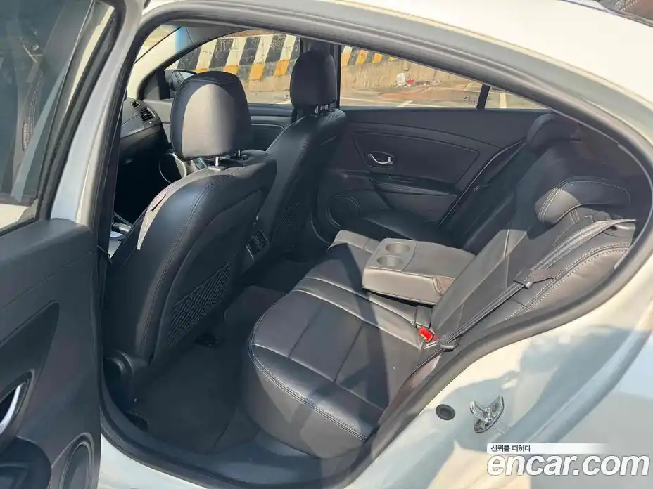 Renault SM3 2011 1.6 Автомат в Москве № 149226, фото 16