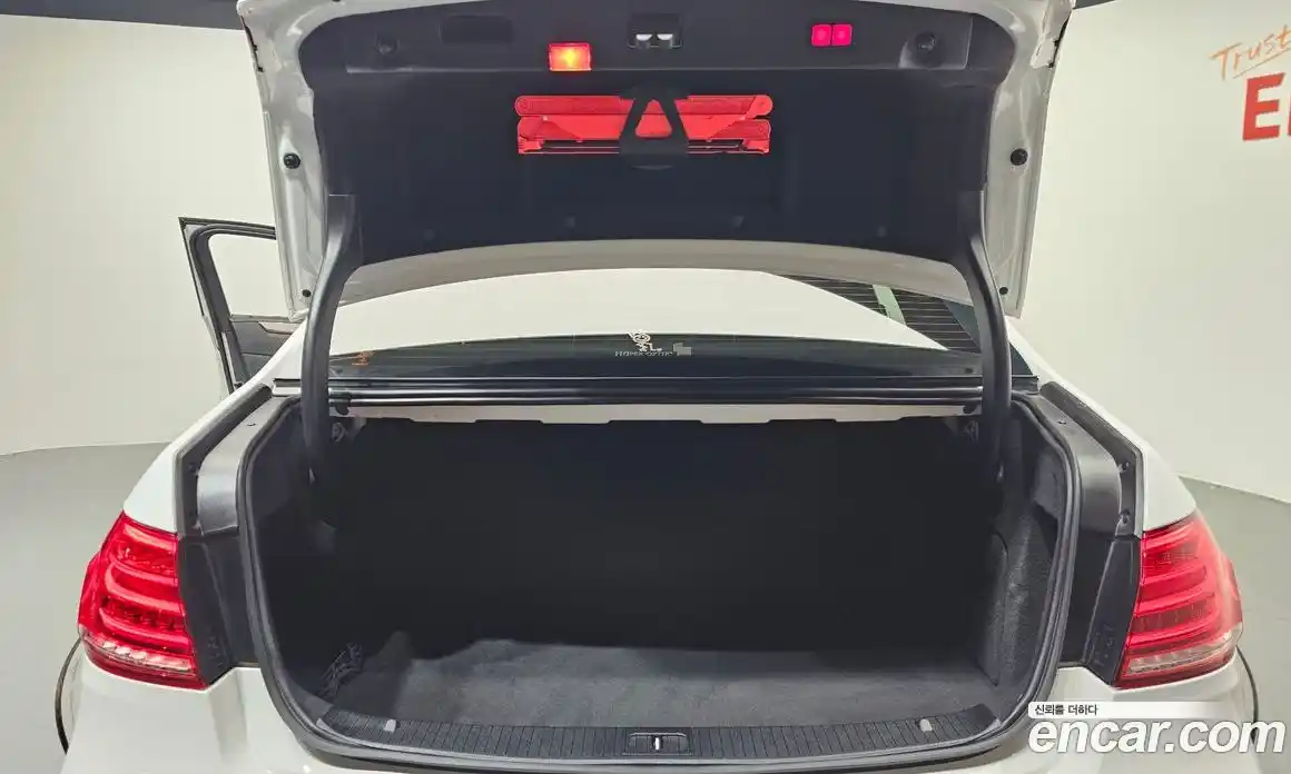 Mercedes-Benz E-Class 2016 3.5 Автомат в Москве № 160624, фото 19